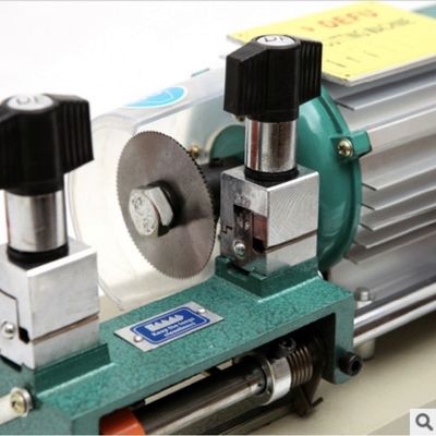 Defu 268B Máquina duplicada para llaves largas 100W Potencia del motor y forma del enchufe de la tarifa personalizada