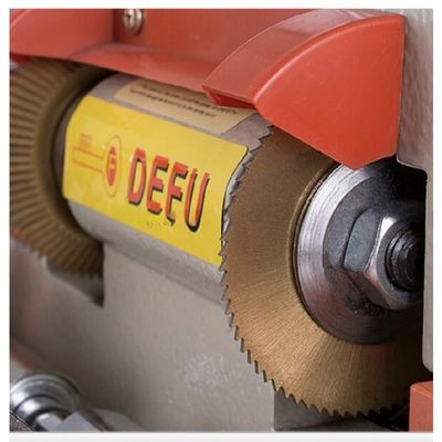 DEFU 100E1 máquina de duplicación de llaves universales perfecta para llaves de puertas y automóviles