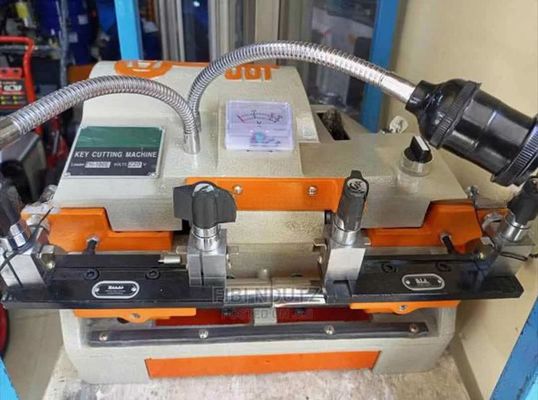 Duplicador de llaves 100E de alta seguridad 51*40*32cm Máquina de llaves horizontal multifuncional